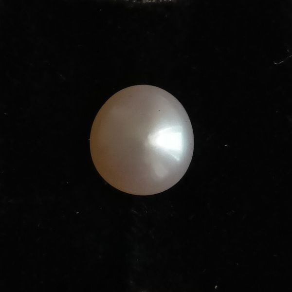 Fresh water Pearl 3.8 carats 