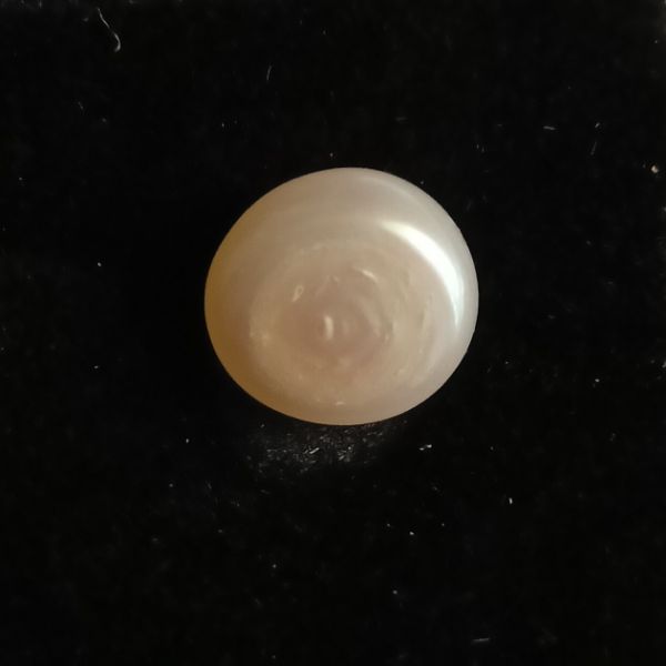 Fresh water Pearl 3.8 carats 