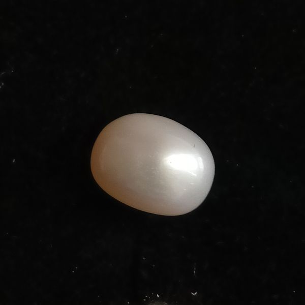 Fresh water Pearl 4.05 carats 