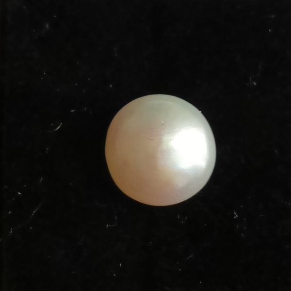Fresh water Pearl 4.1 carats 