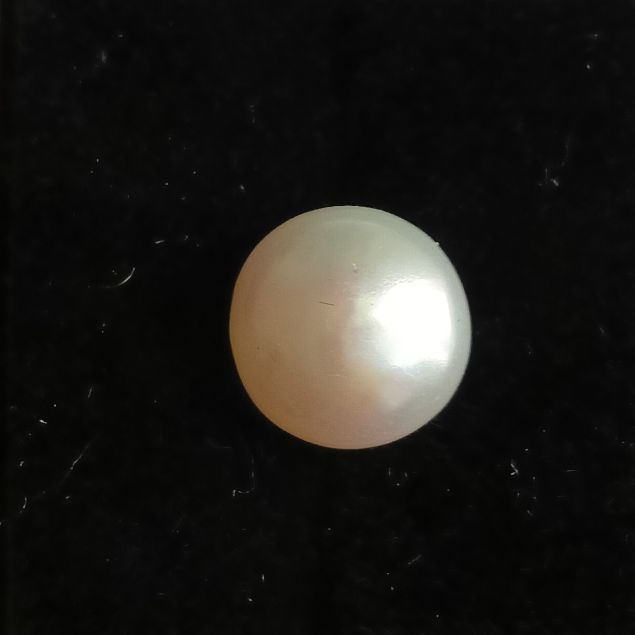 Fresh water Pearl 4.1 carats 