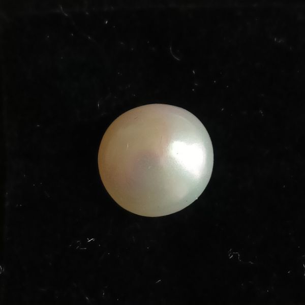Fresh water Pearl 4.1 carats 