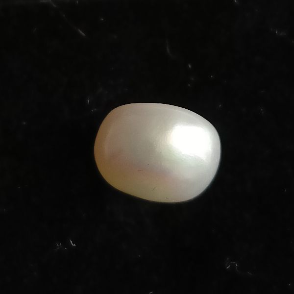 Fresh water Pearl 4.1 carats 