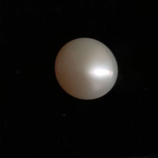 Fresh water Pearl 4.4 carats 
