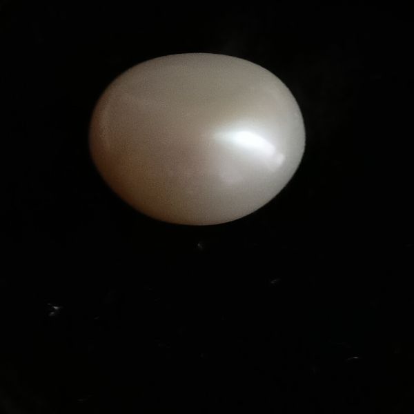 Fresh water Pearl 4.4 carats 