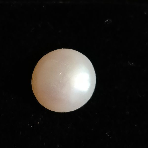 Fresh water Pearl 4.58 carats 