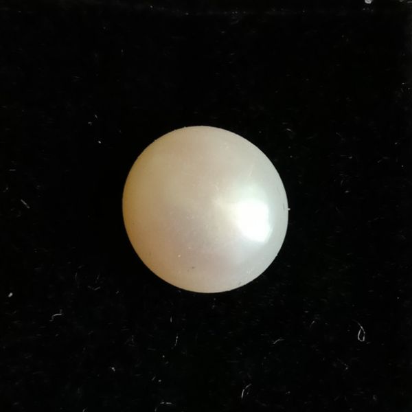 Fresh water Pearl 4.58 carats 