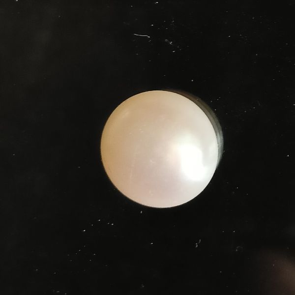 Fresh water Pearl 4.58 carats 