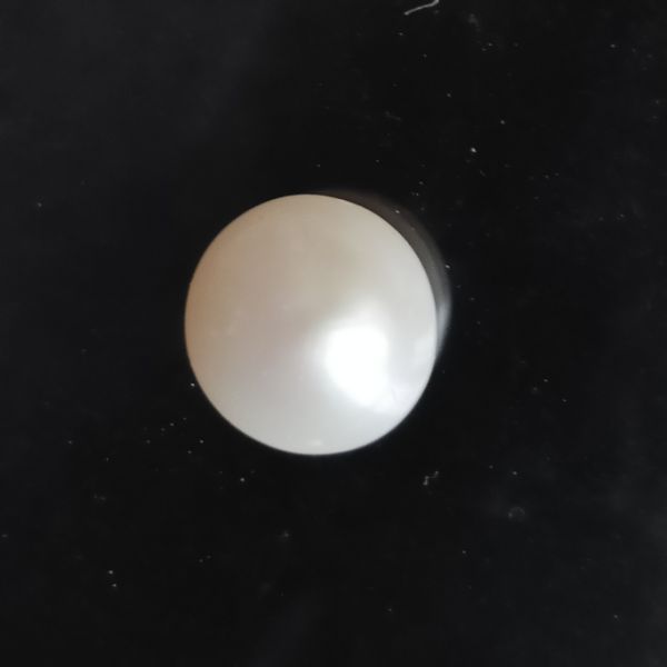 Fresh water Pearl 4.6 carats 