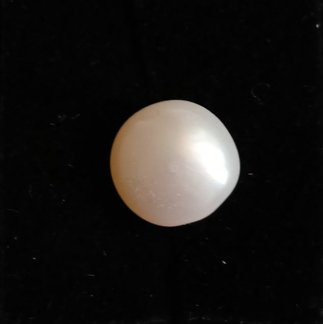 Fresh water Pearl 4.88 carats 