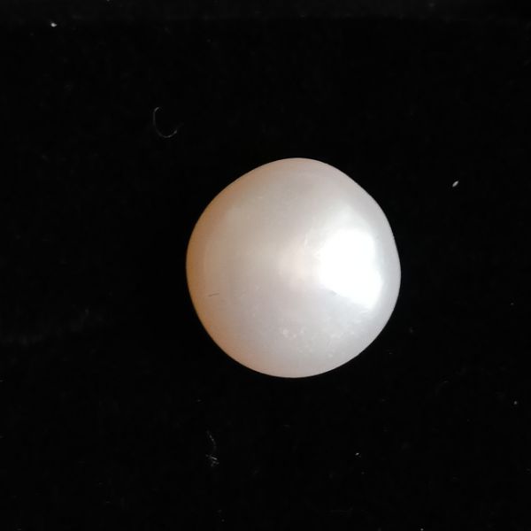 Fresh water Pearl 4.88 carats 