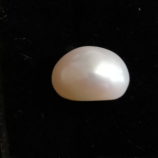 Fresh water Pearl 5.73 carats 