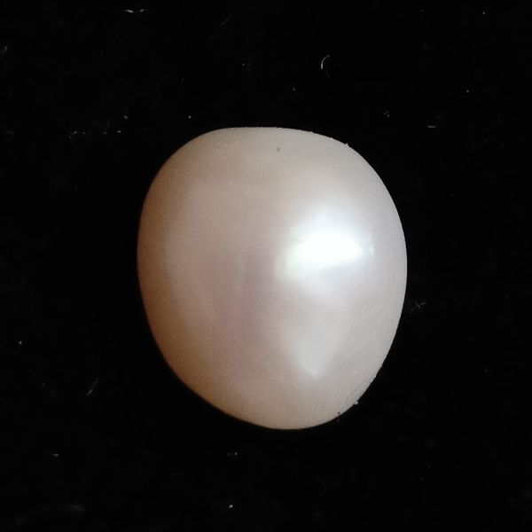 Fresh water Pearl 5.86 carats 