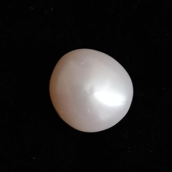 Fresh water Pearl 6.11 carats 