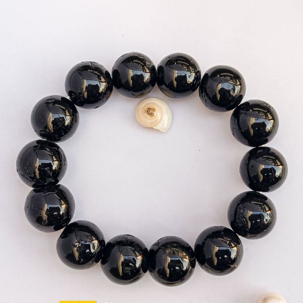 Picture of black tourmaline bracelet 14mm