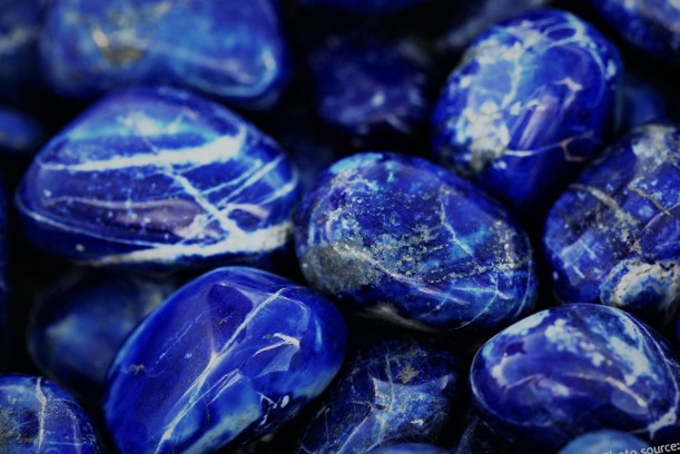 lapis lazuli gemstone